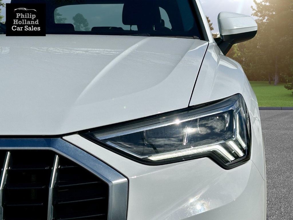 Audi Q3 Suv YGZ7761 White #2