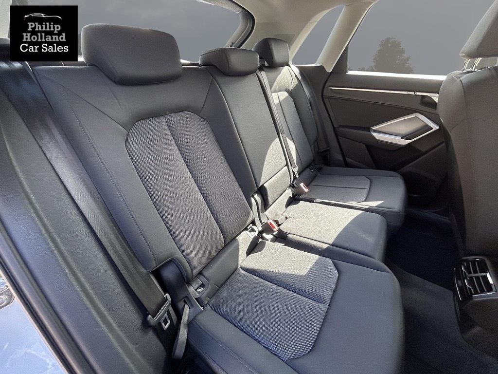 Audi Q3 Suv YGZ7761 White #6