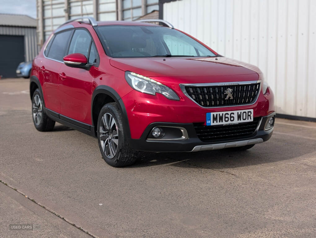 Peugeot 2008 1.2 Puretech Allure MW66WOR Red #2