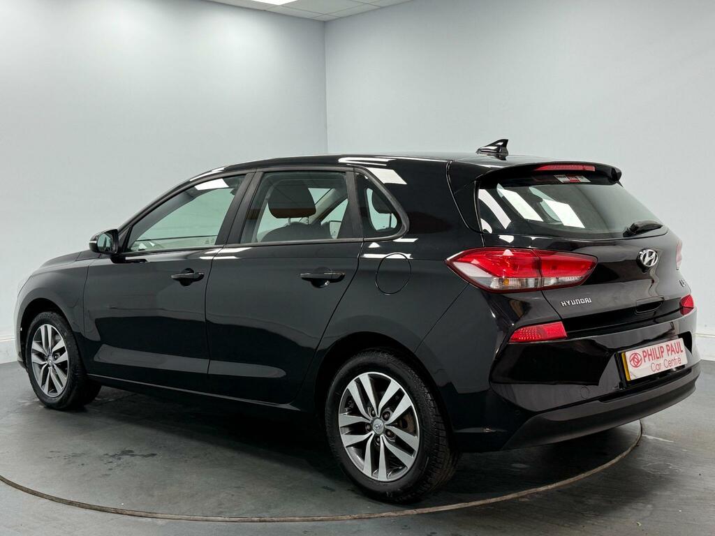 Hyundai I30 1.4T Gdi Se Nav Black #3