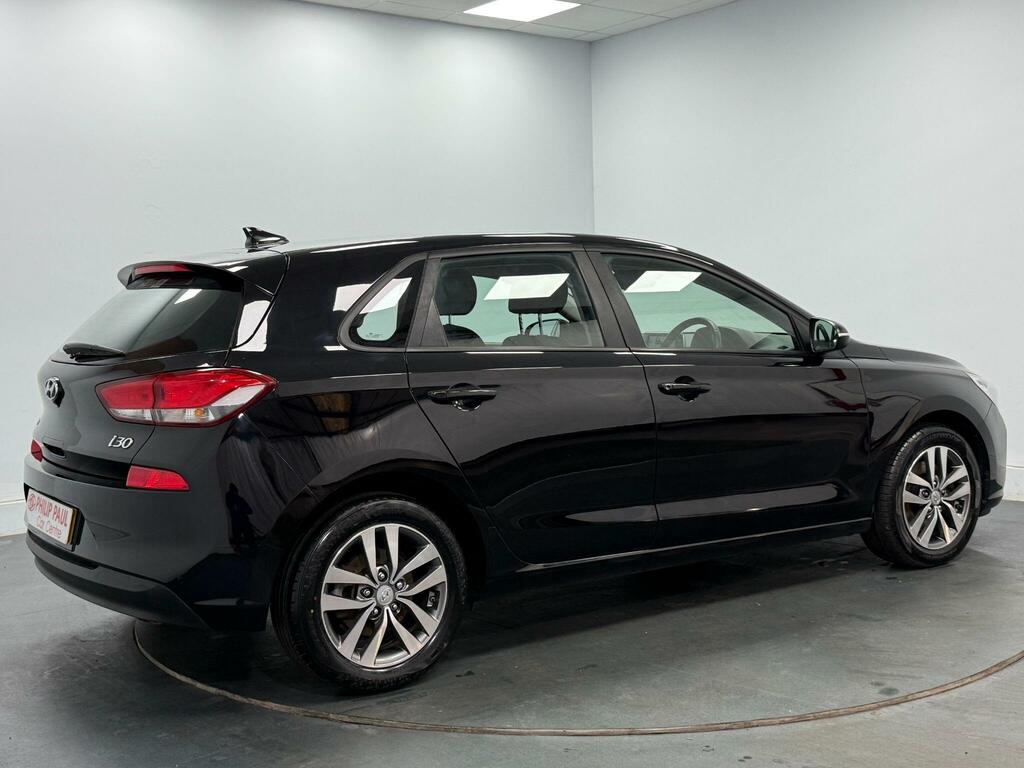 Hyundai I30 1.4T Gdi Se Nav Black #4
