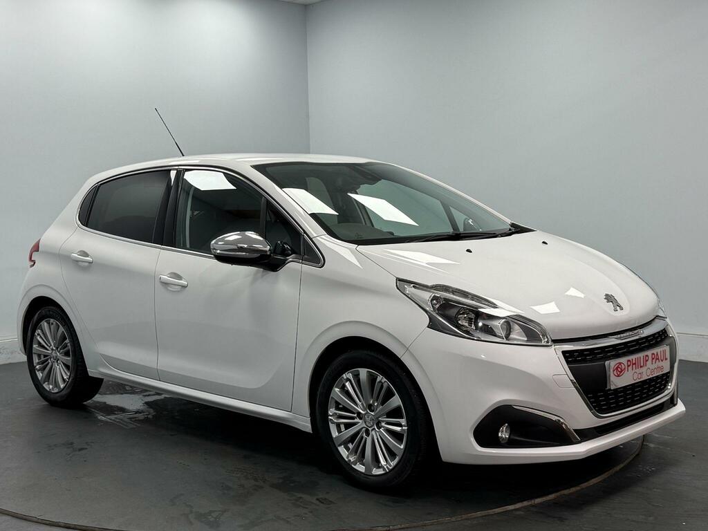 Peugeot 208 1.6 Bluehdi 100 Allure Non Start Stop White