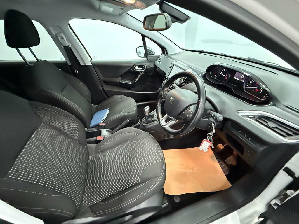 Peugeot 208 1.6 Bluehdi 100 Allure Non Start Stop White #5