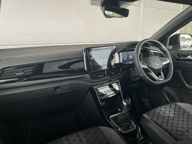 Volkswagen T-Roc 1.5 Tsi Black Edition Plus 150 Bhp MC75VNF Silver #6