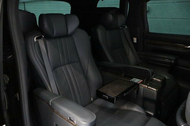 Toyota Alphard 3.5 Executive Lounge Vat Q Black #2