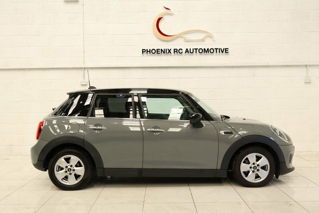 Mini Hatch 1.5 Cooper Classic Hatchback Steptronic YH20XVR Grey #2