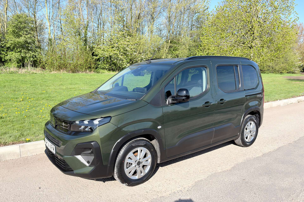 Peugeot Rifter Horizon Hdi 5 Seats Wheelchair Accessible Vehicl  #3