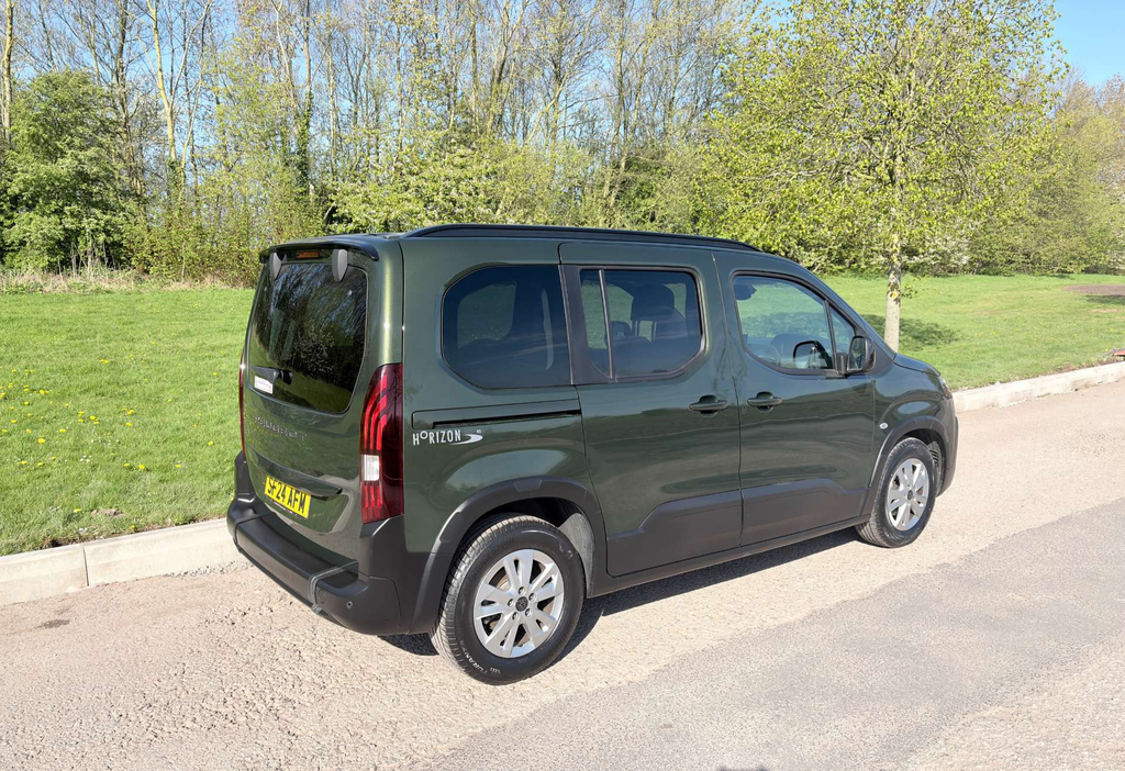 Peugeot Rifter Horizon Hdi 5 Seats Wheelchair Accessible Vehicl  #4