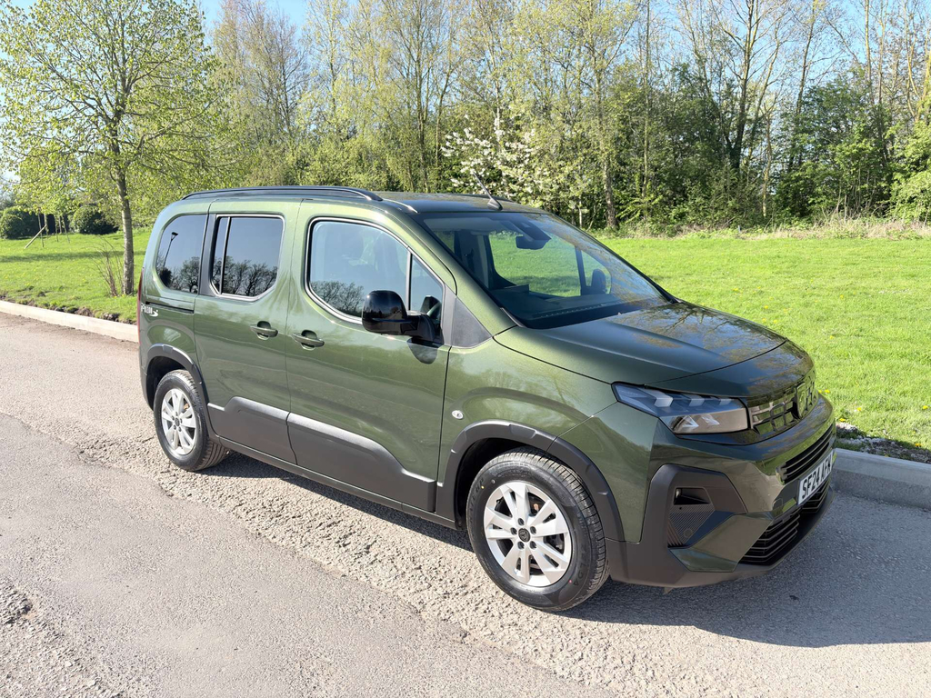 Peugeot Rifter Horizon Hdi 5 Seats Wheelchair Accessible Vehicl  #2