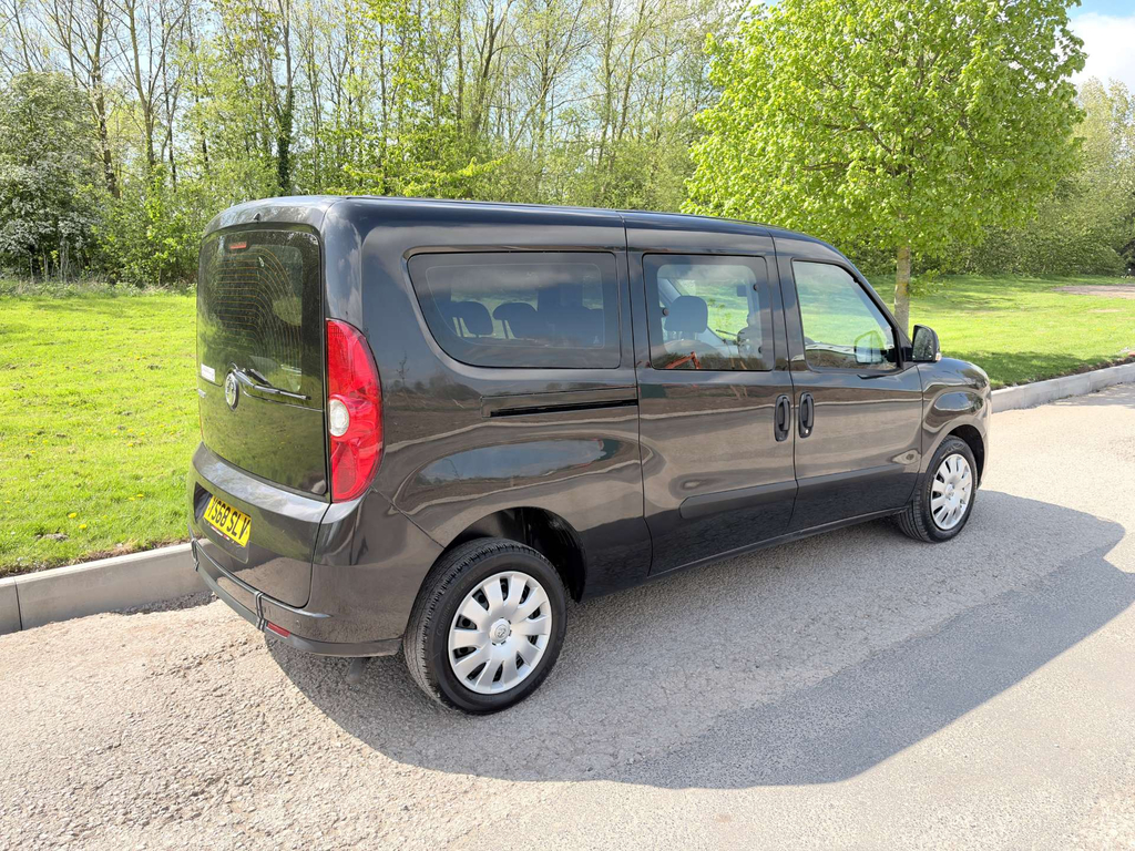 Vauxhall Combo Colorado 1.2 Cdti 5 Seats Wheelchair Accessible  #5