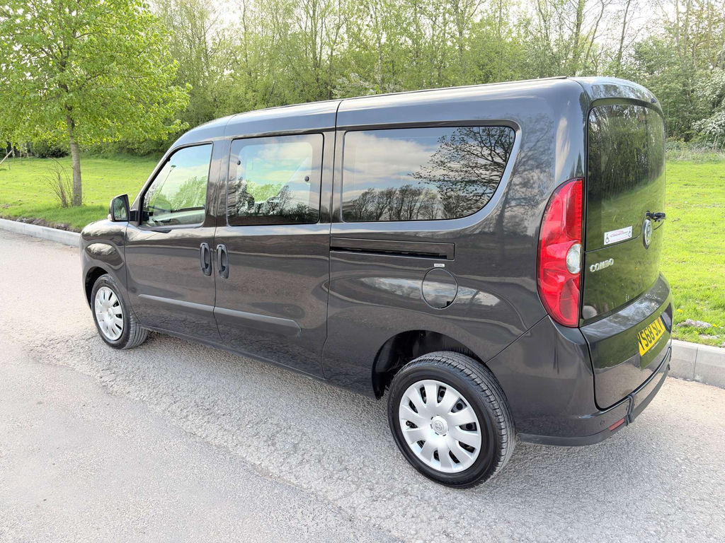 Vauxhall Combo Colorado 1.2 Cdti 5 Seats Wheelchair Accessible  #4