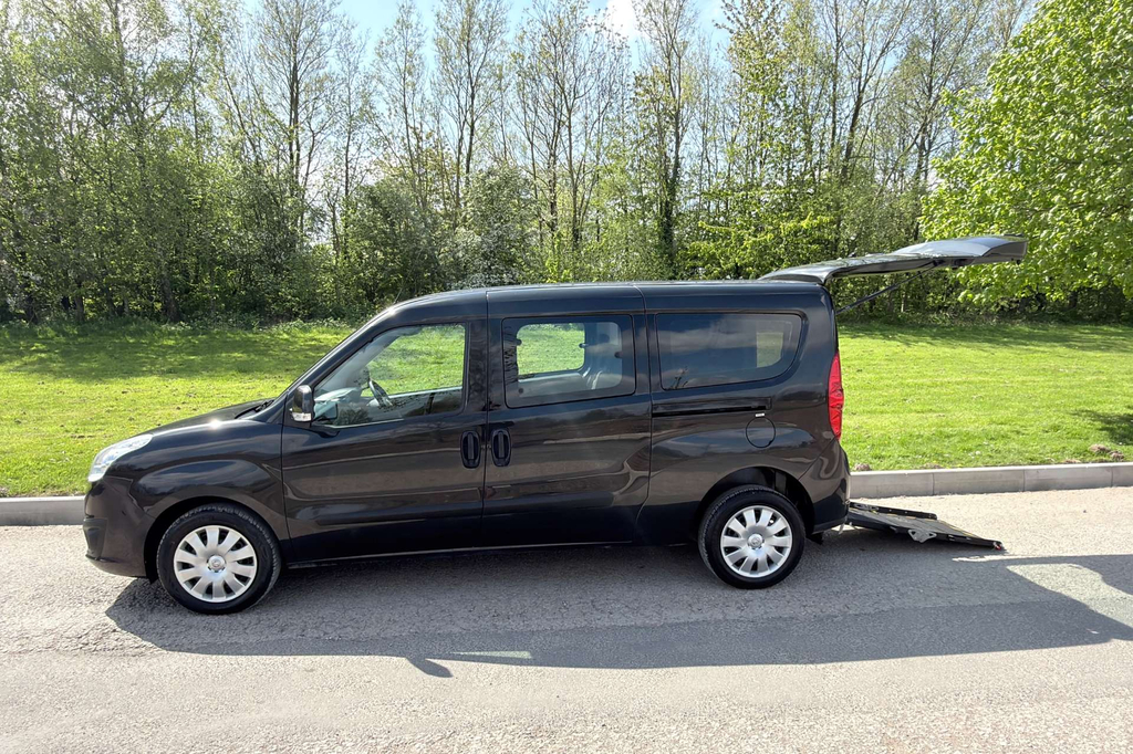 Vauxhall Combo Colorado 1.2 Cdti 5 Seats Wheelchair Accessible 