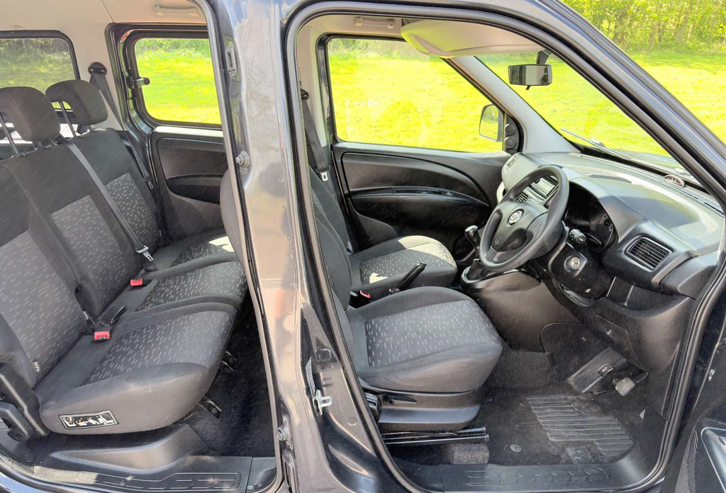 Vauxhall Combo Colorado 1.2 Cdti 5 Seats Wheelchair Accessible  #6
