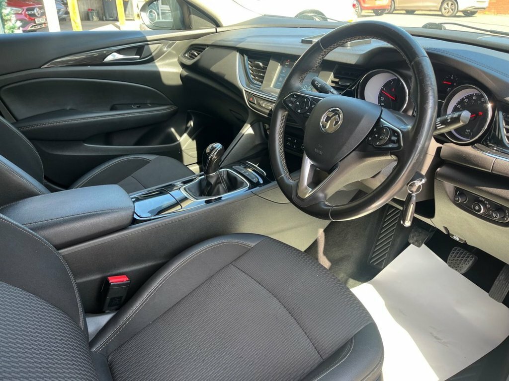 Vauxhall Insignia 1.6L Tech Line Nav DU69OFM Silver #2