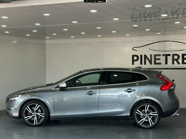 Volvo V40 1.5 T3 R-design Edition Hatchback YH19POK Grey #3