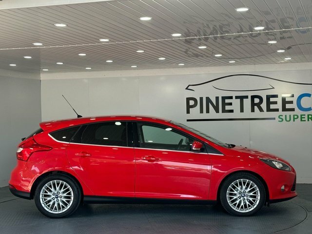 Ford Focus 1.6 Tdci Zetec Navigator Hatchback Manu CV14OOG Red #4