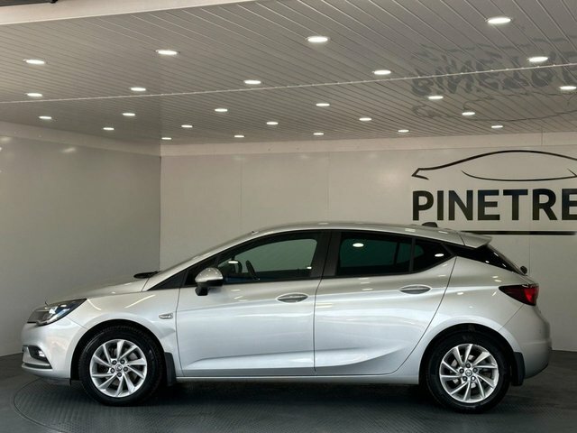 Vauxhall Astra 1.6 Cdti Blueinjection Tech Line Nav Hatchback FE69EWZ Silver #3