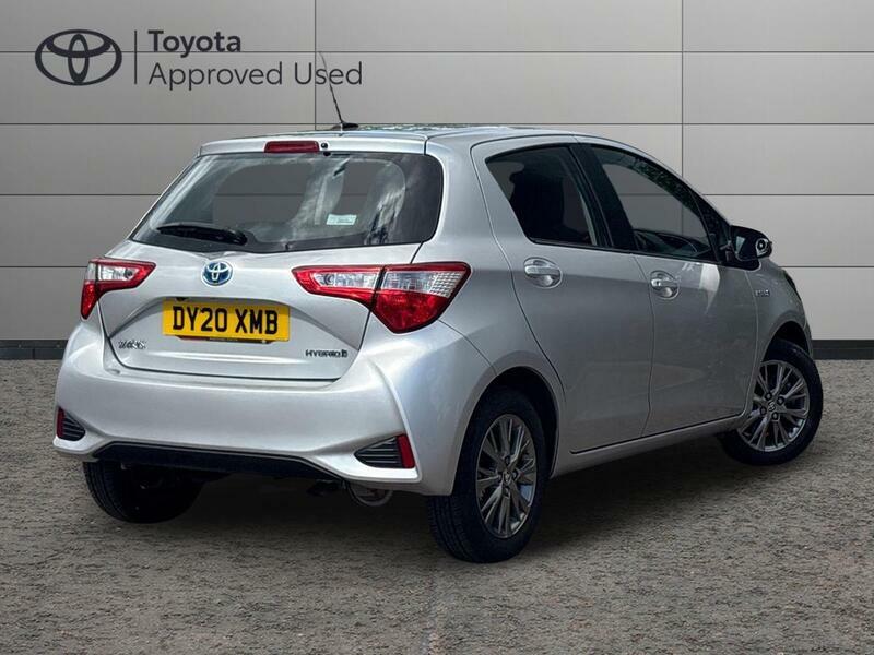 Toyota Yaris 1.5 Vvt-h Icon Hatchback Hybrid E-cvt E Silver #3