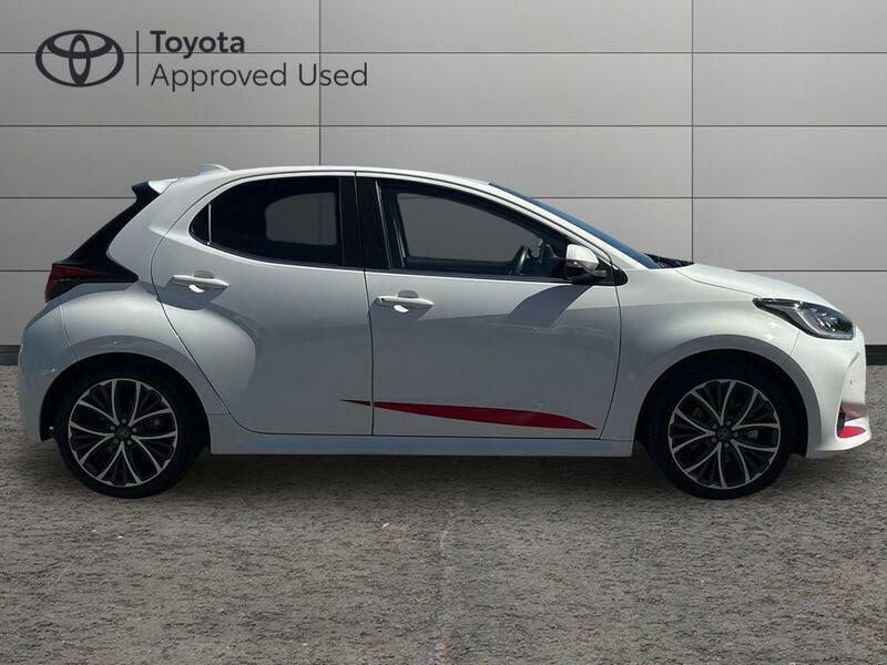 Toyota Yaris 1.5 Vvt-h Excel Hatchback Hybrid E-cvt DN72XGX White #2