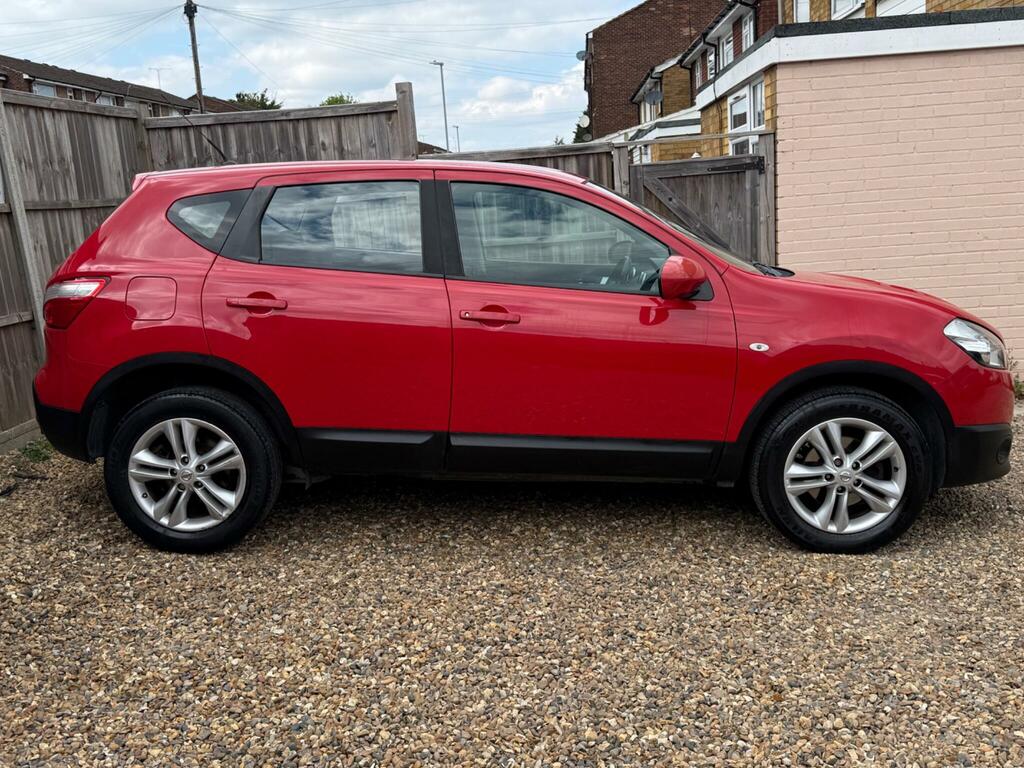 Nissan Qashqai 1.6 Acenta Cvt 2Wd Euro 5 Red #3