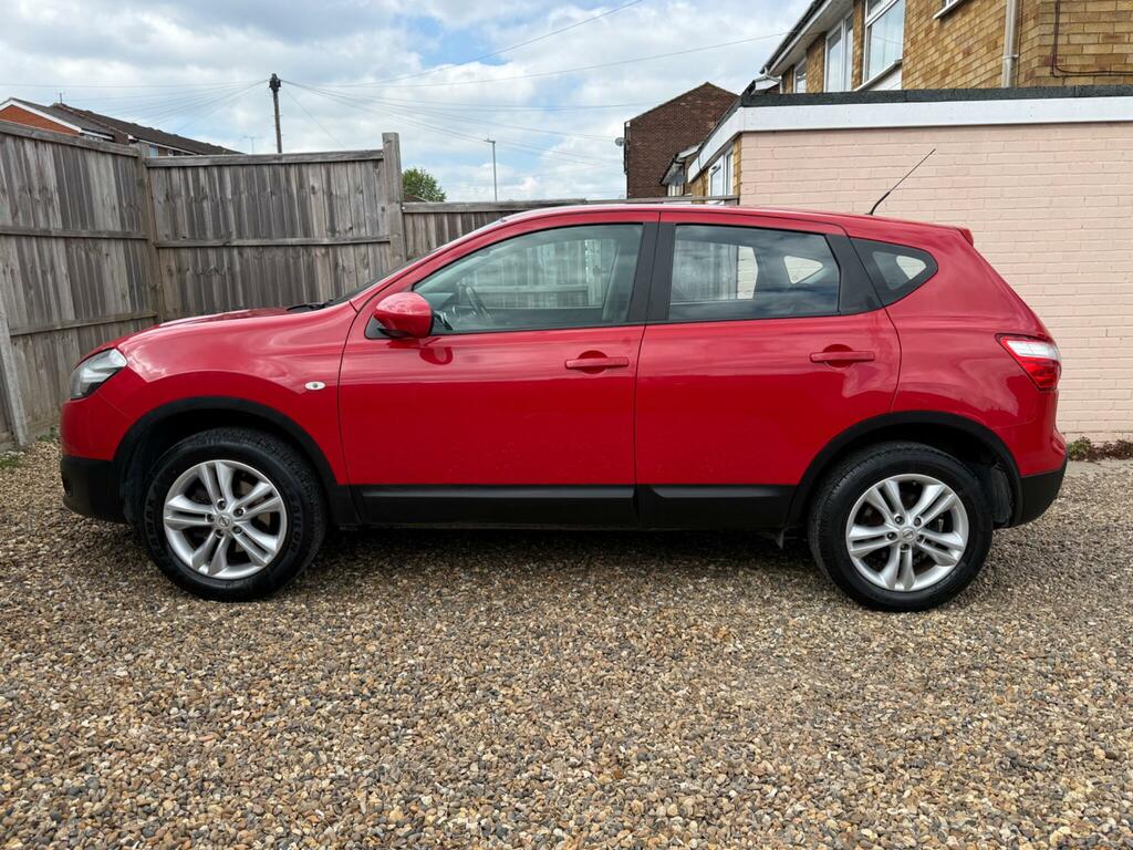 Nissan Qashqai 1.6 Acenta Cvt 2Wd Euro 5 Red #4