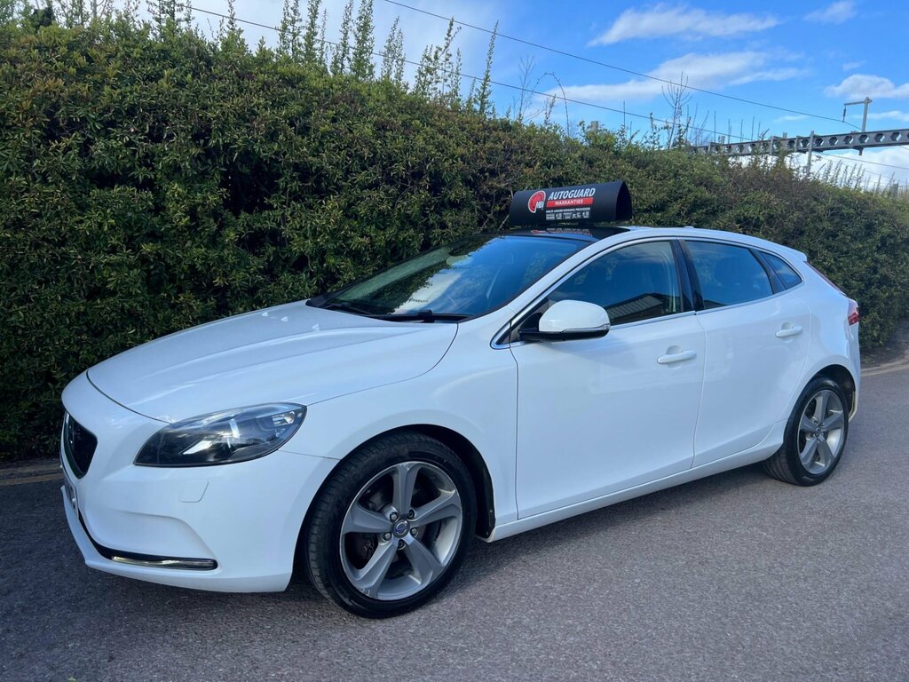Volvo V40 1.6 D2 Se Lux Euro 5 Ss BJ13HWO White #4