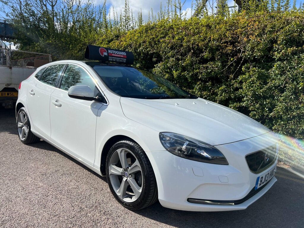 Volvo V40 1.6 D2 Se Lux Euro 5 Ss BJ13HWO White #3