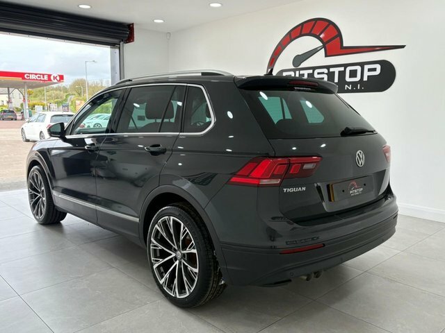 Volkswagen Tiguan Tdi Se Navigation Suv HF18KNG Grey #5