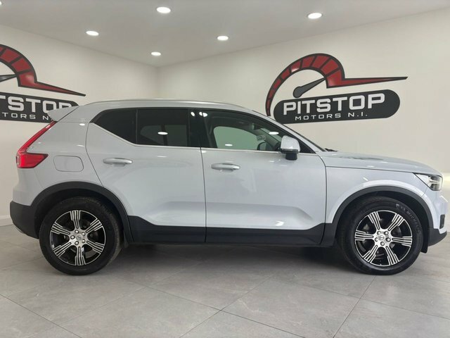 Volvo XC40 D3 Inscription Suv KV69LYK Silver #3