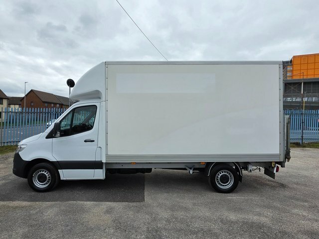 Mercedes-Benz Sprinter 2.0 315 Cdi Progressive Luton Tailiuft Rwd L3 150 KN22WDK White #2