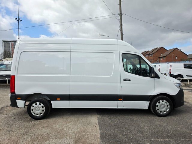 Mercedes-Benz Sprinter 2.0 315 Cdi Premium Mwb L2 H2 150 Bhp Euro 6 White