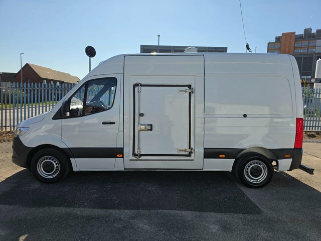Mercedes-Benz Sprinter 2.1 314 Cdi Mwb Gah Chiller L2 H2 143 Bhp Euro 6 YE21OBB White #2
