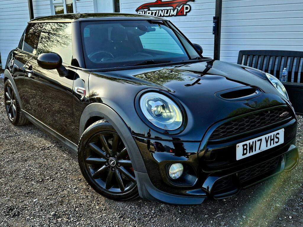 Mini Hatch 2.0 Cooper S Euro 6 Ss BW17YHS Black #2