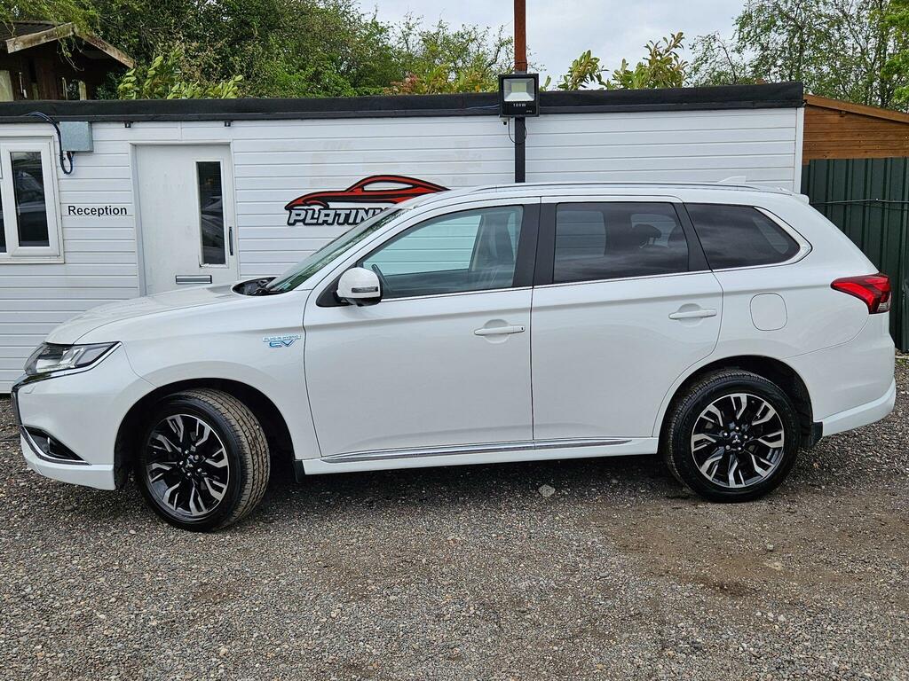 Mitsubishi Outlander 2.0H 12Kwh Gx4h Cvt 4Wd Euro 6 Ss WX16JUO White #3