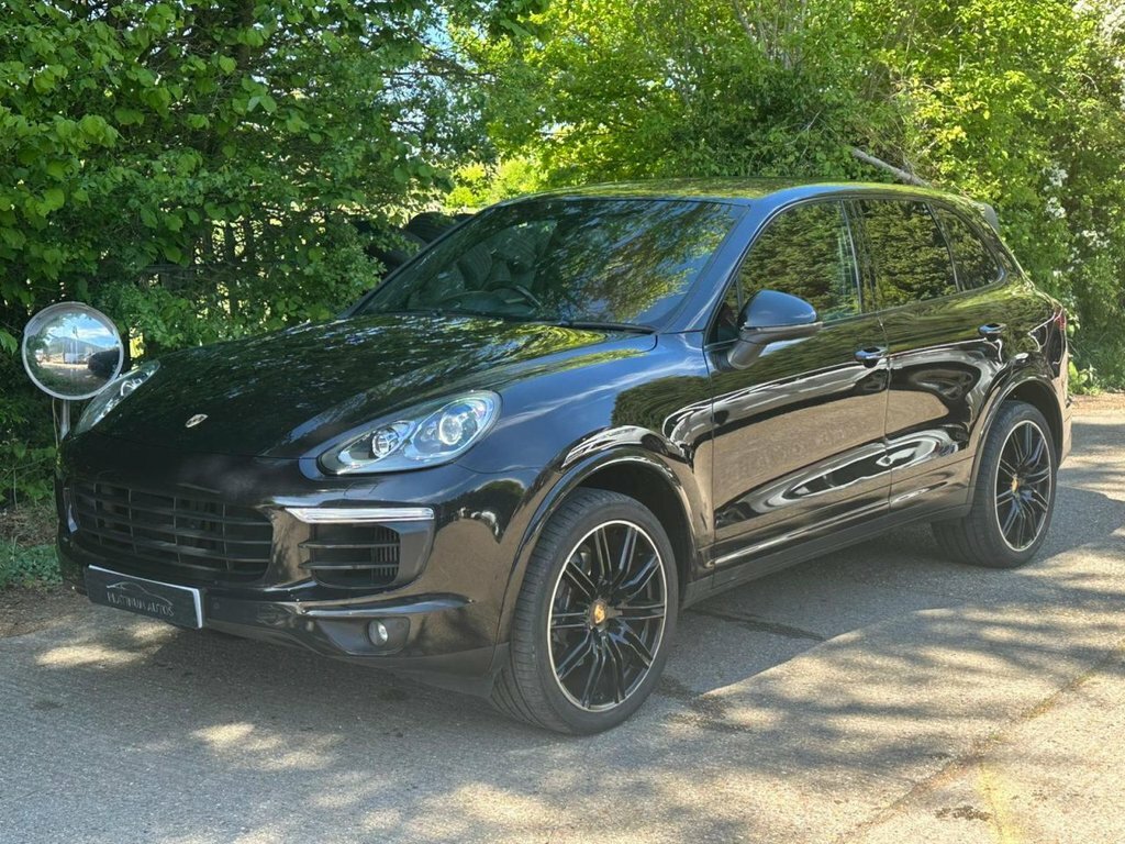 Porsche Cayenne 3L Platinum Edition Black #3
