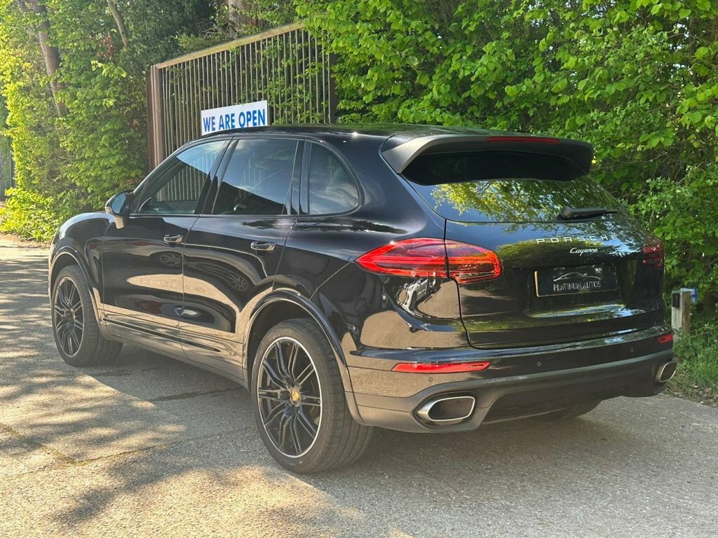 Porsche Cayenne 3L Platinum Edition Black #5