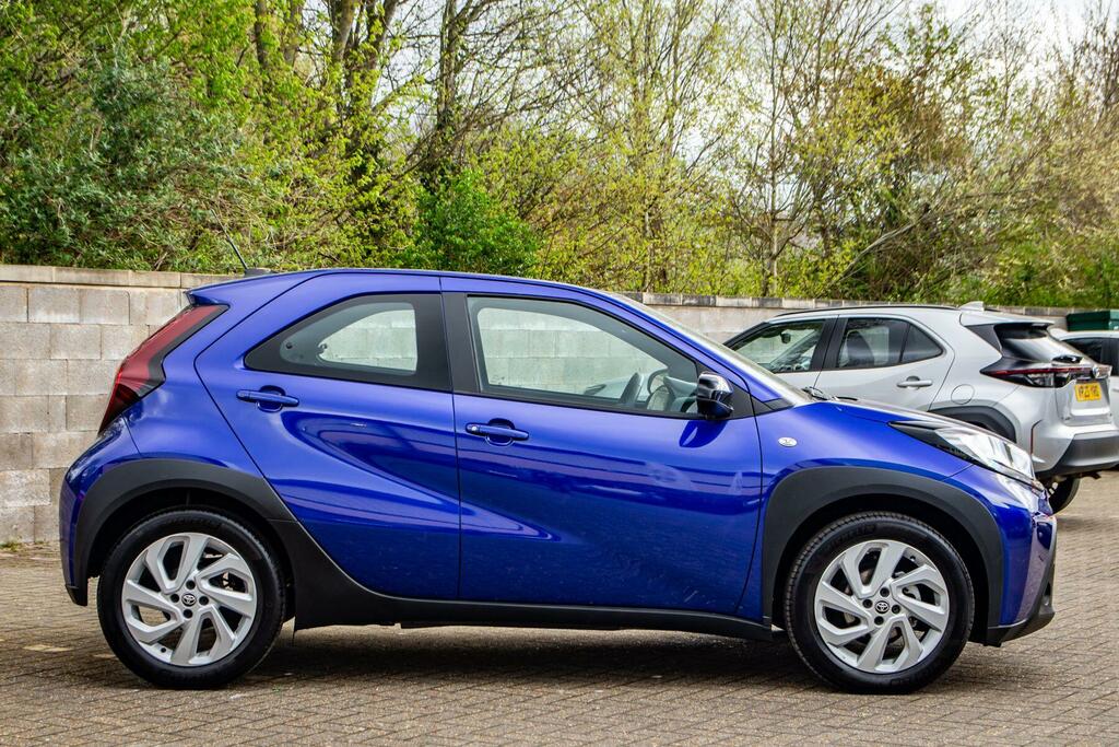 Toyota Aygo X 1.0 Vvt-i Pure Euro 6 Ss FP25JHL Blue #3