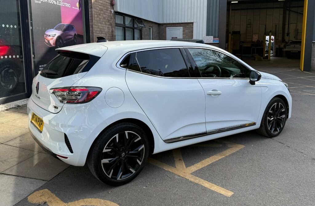 Renault Clio Hatchback Techno White #4