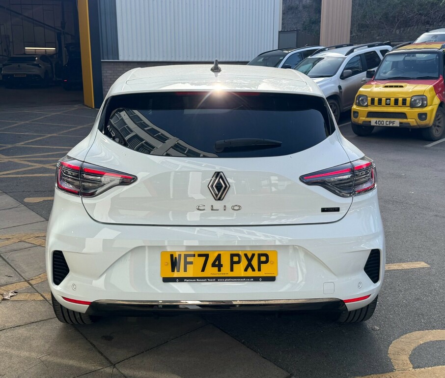 Renault Clio Hatchback Techno White #5