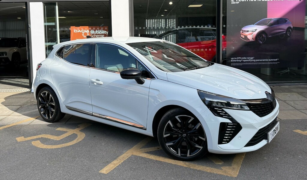 Renault Clio Hatchback Techno White