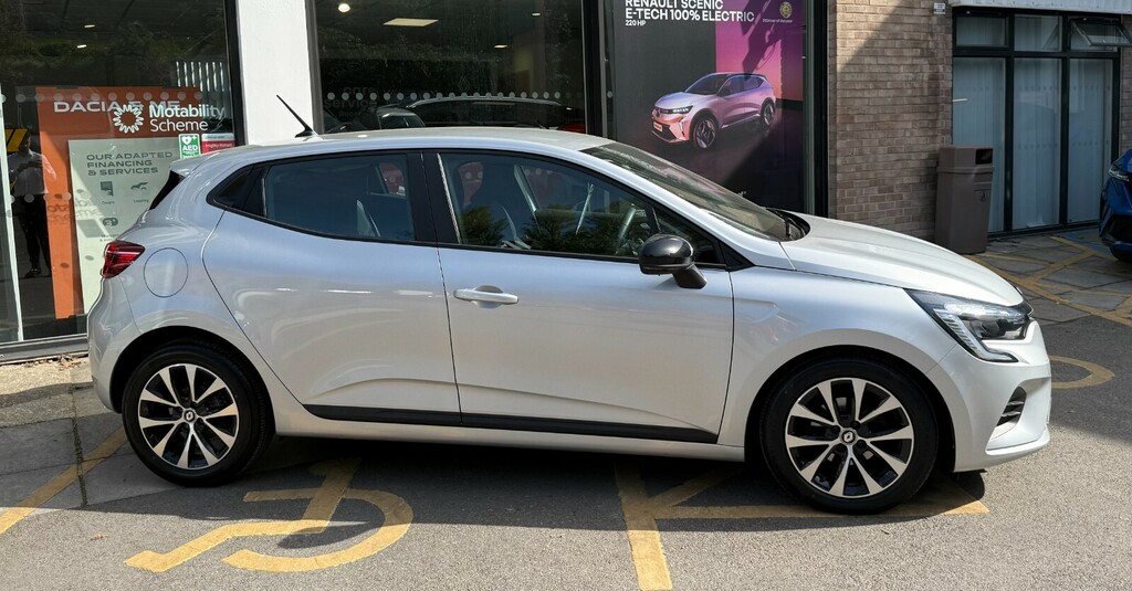 Renault Clio Hatchback Evolution WF23UXB #3