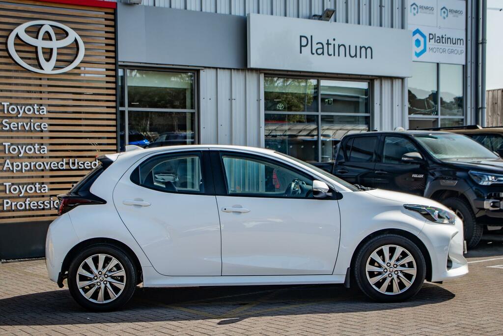 Toyota Yaris 1.5 Vvt-h Icon E-cvt Euro 6 Ss White #3