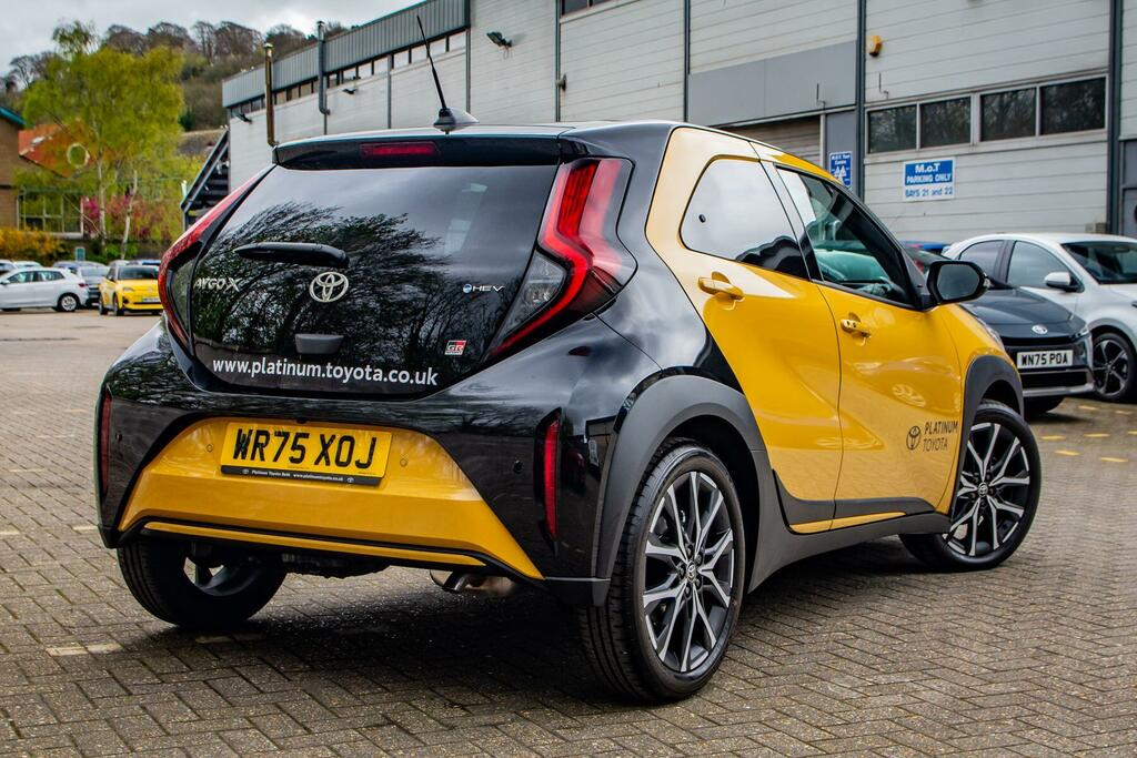 Toyota Aygo X 1.5H Gr Sport Cvt Euro 6 Ss Yellow #2