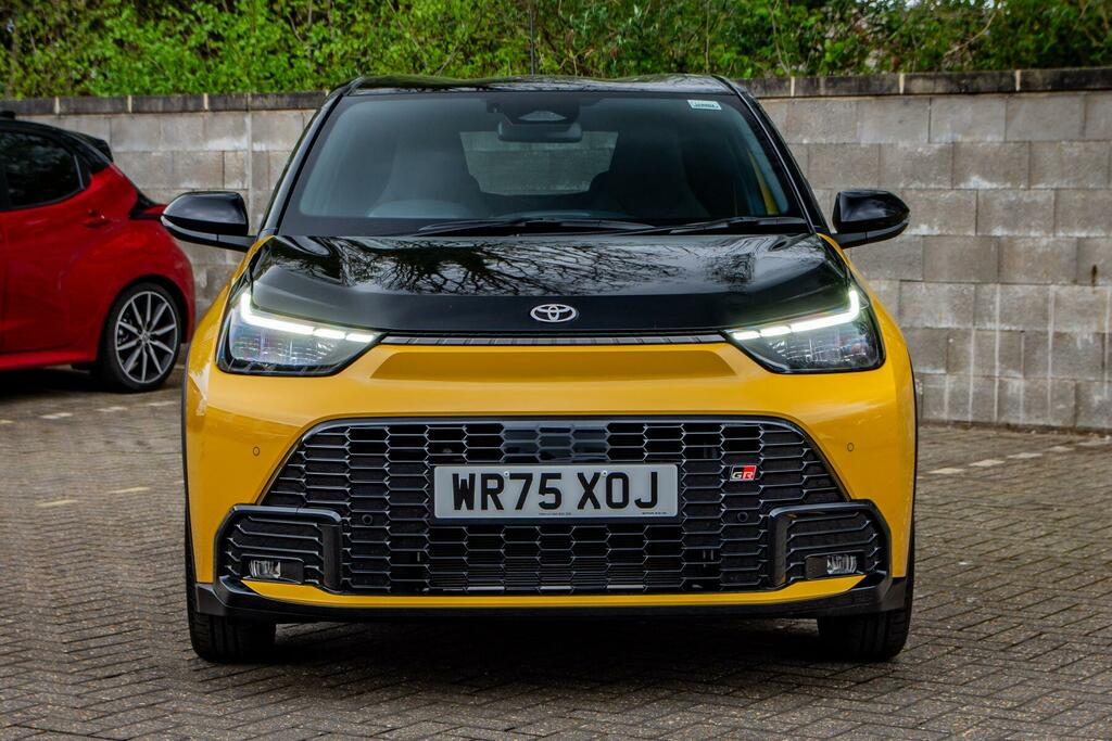 Toyota Aygo X 1.5H Gr Sport Cvt Euro 6 Ss Yellow #5