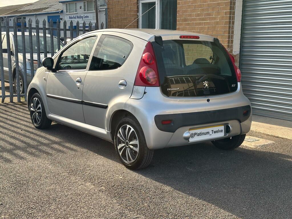 Peugeot 107 1.0 12V Urban 2 Tronic Euro 4 Silver #2
