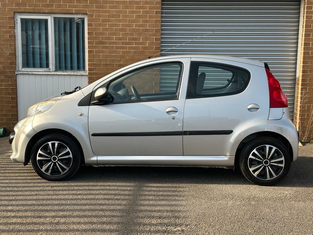 Peugeot 107 1.0 12V Urban 2 Tronic Euro 4 Silver #5