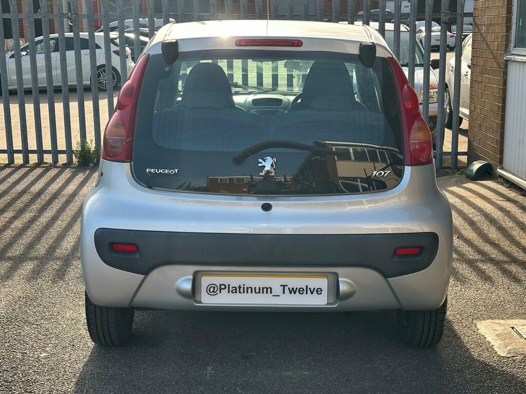 Peugeot 107 1.0 12V Urban 2 Tronic Euro 4 Silver #6