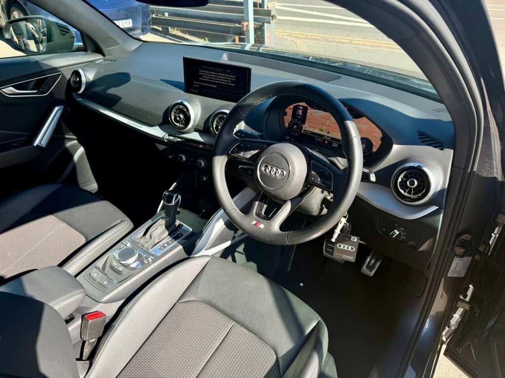 Audi Q2 1L S Line LO72WXU Grey #3