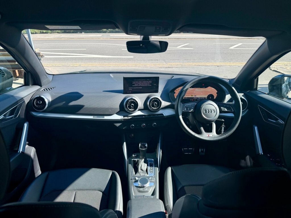 Audi Q2 1L S Line LO72WXU Grey #6