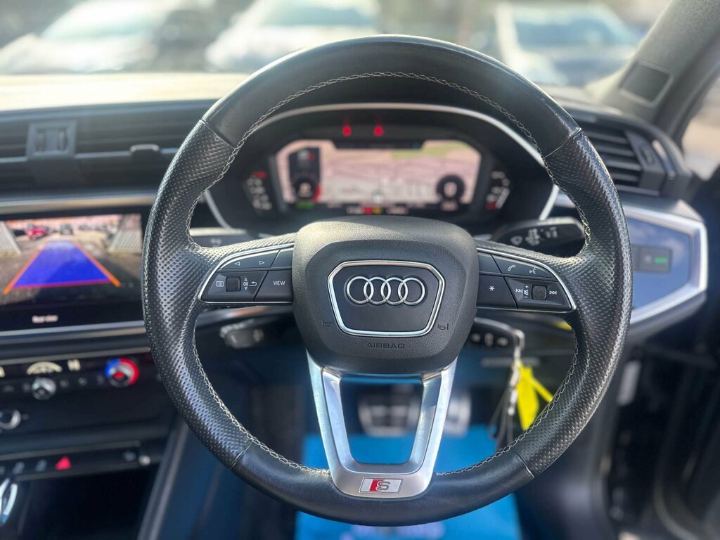 Audi Q3 1.5 Q3 S Line 35 Tfsi Mhev GU21VCT Black #5
